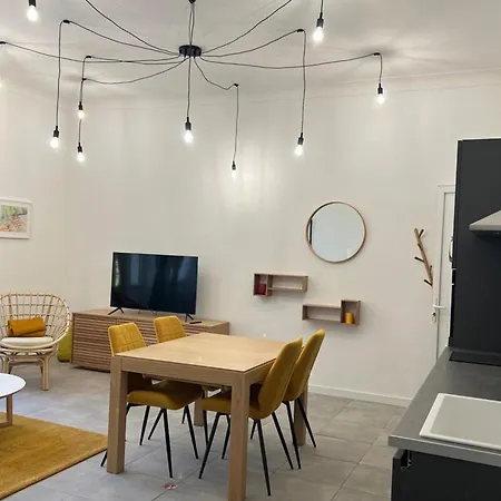 Alice - T2 Cossu Et Calme En Plein Coeur D'ajaccio * Ajaccio (Corsica)